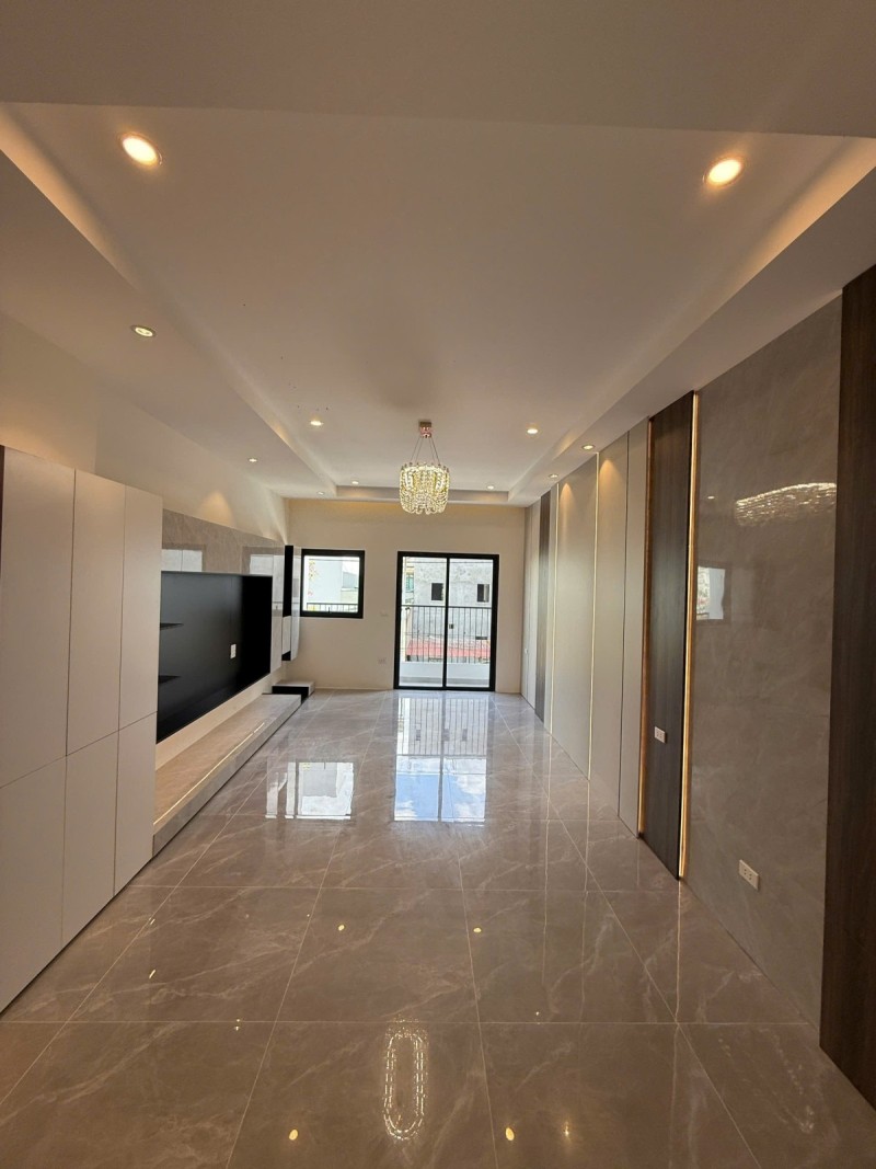 Bán nhà Ngọc Thuỵ,Long Biên 5 tầng,82m,mt4.1m oto tránh nhỉnh 26 tỷ - Ảnh 2